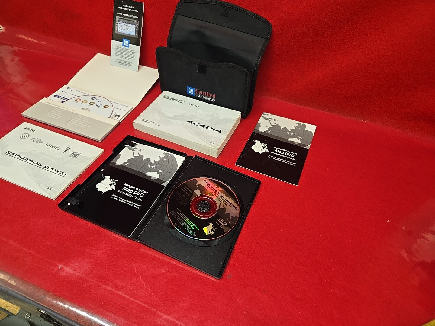 2010 GM GMC Acadia Owner's Manual W/ Navigation DVD 5pc. Set