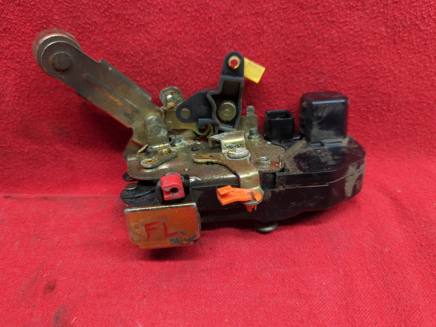2002 2003 2004 2005 Jeep Liberty FRONT LEFT DRIVER Latch Lock Actuator