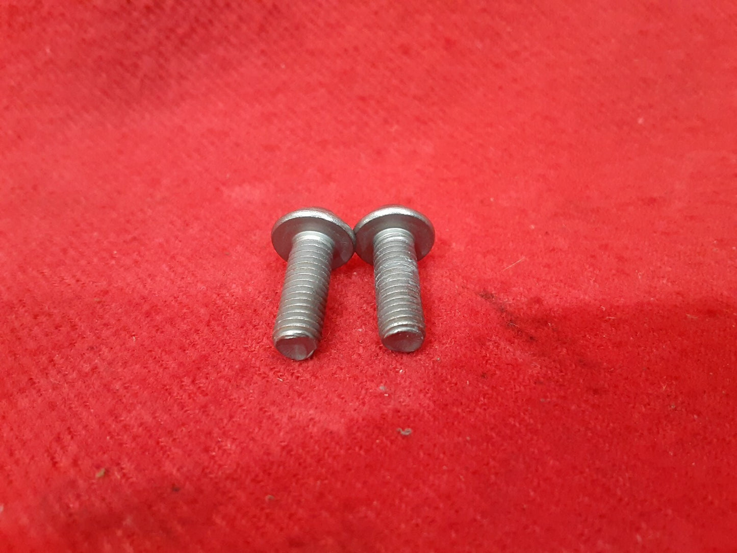 Land Rover / Jaguar Right Passenger Headlight Upper Mounting Tab Screws x2