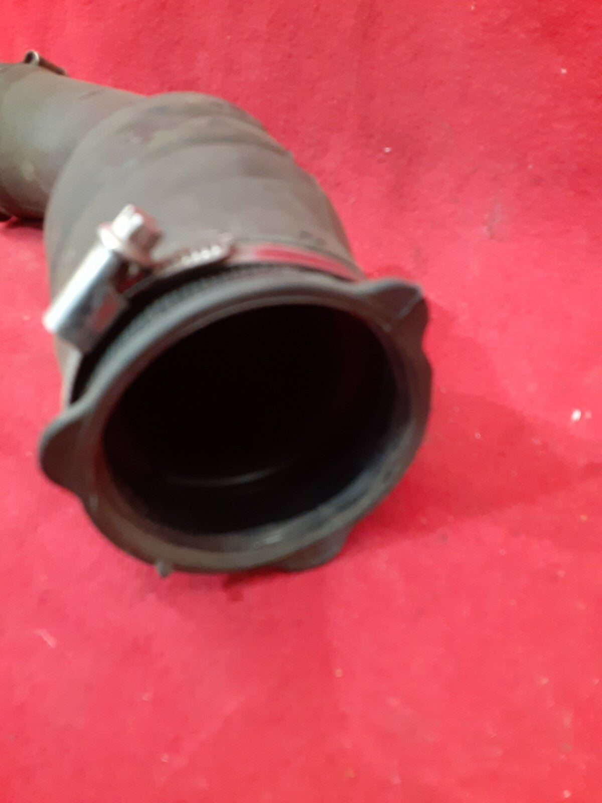 2005 - 2012 Volvo C70 Air Resonator Pipe / Turbo / Intercooler - 08692401