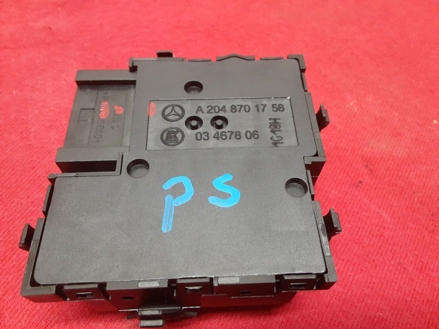 2012 Mercedes C-Class RIGHT PASSENGER Seat Tilt Forward Back Switch 2048701758