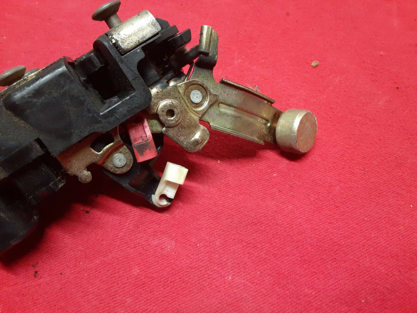 2002 - 2007 Jeep Liberty FRONT PASSENGER RIGHT Door Lock Latch Actuator