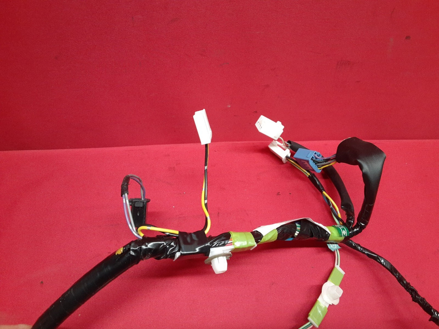 2001 - 2007 Toyota Highlander RIGHT FRONT Door Wiring Harness 82151-48090