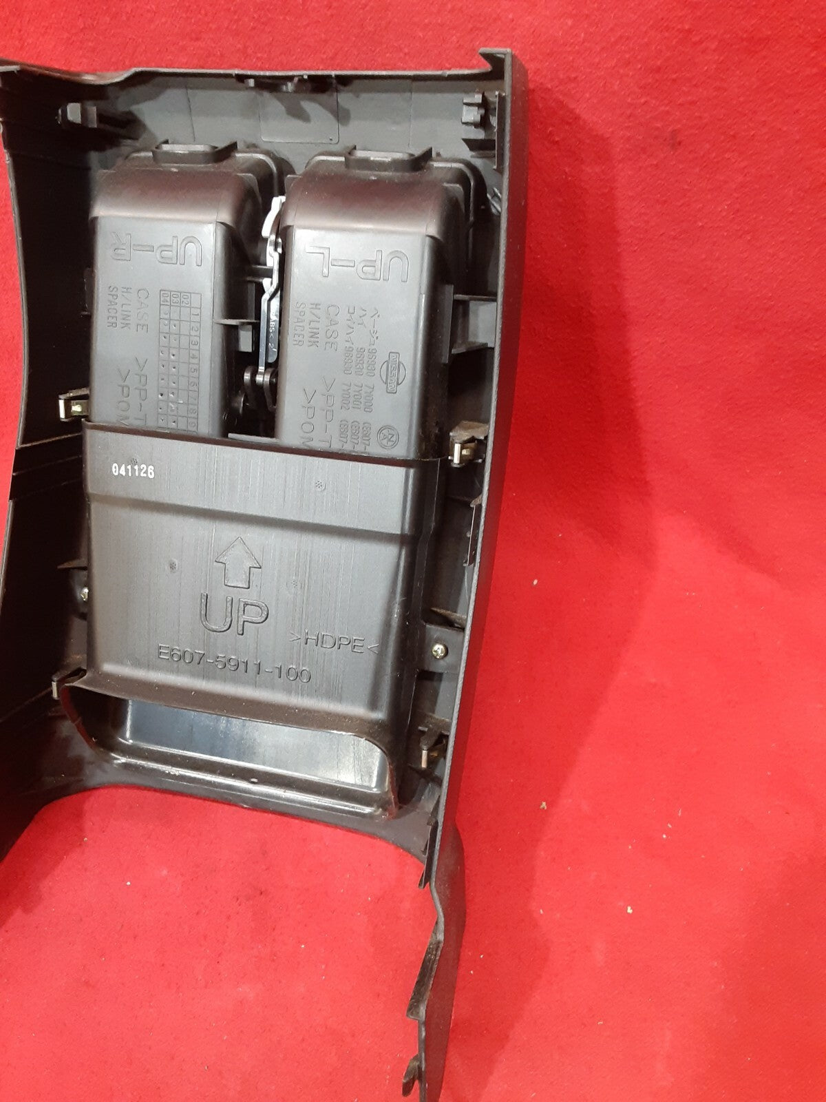 2004 2005 2006 Nissan Maxima Rear Center Console Dash Vent Bezel #607591100