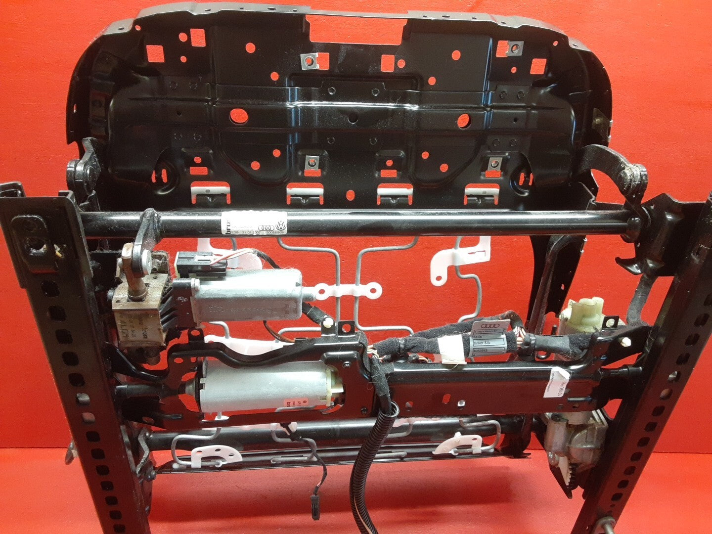 2005 - 2008 Audi A4 S4 Quattro Front Left Driver Power Seat Track Assembly