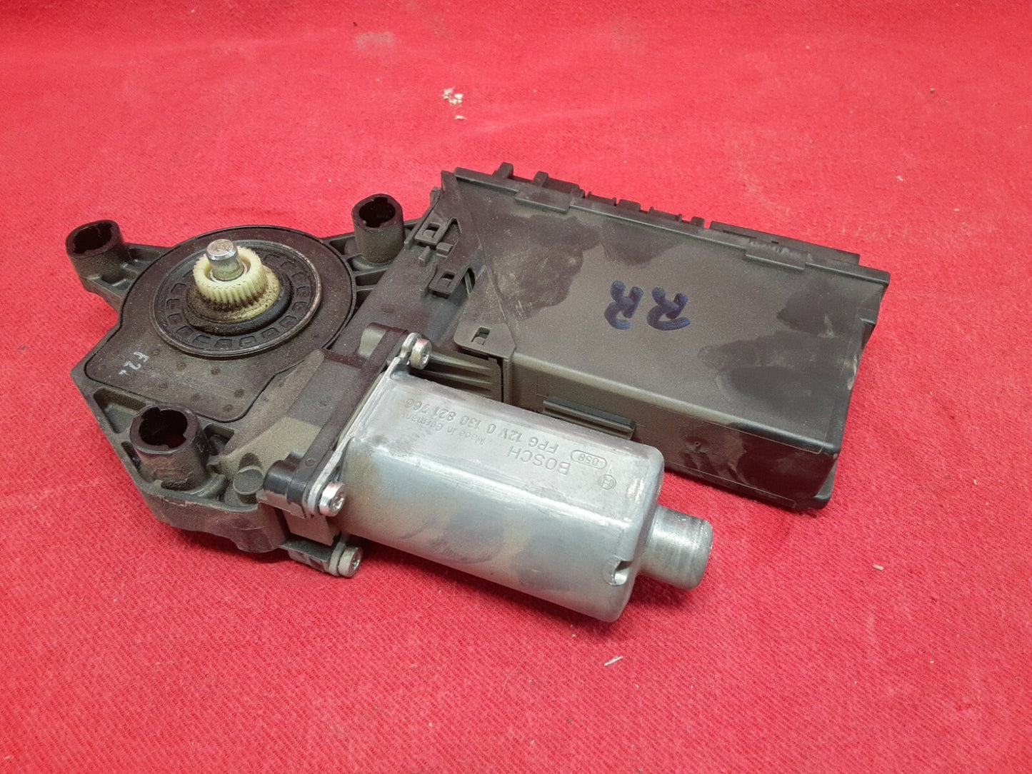 2002 - 2008 Audi S4 A4 & Quattro RIGHT PASSENGER REAR Window Motor 8E0-959-802
