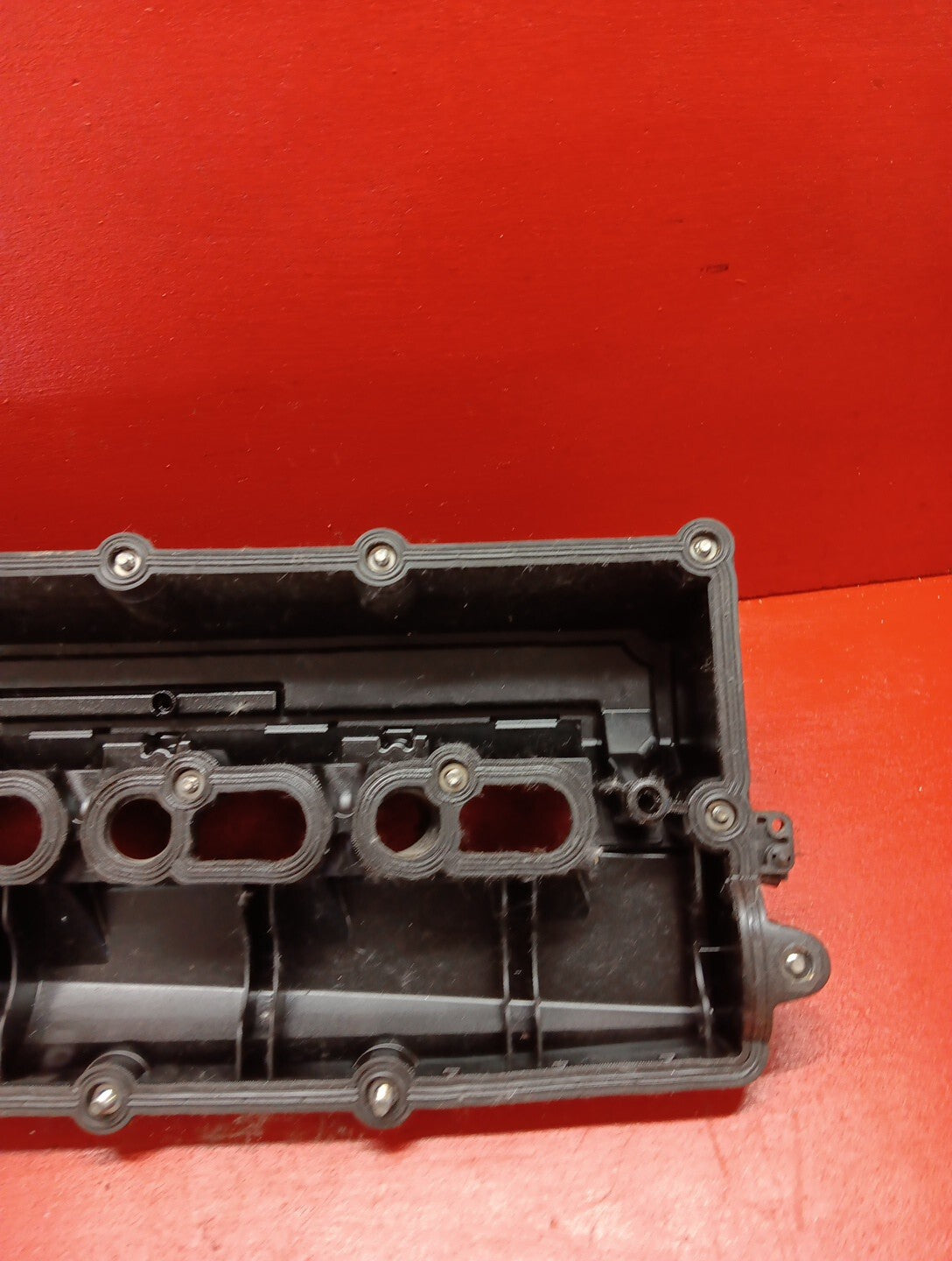 2010-2024 Land Rover 5.0L Front Right Engine Cam Cover W/ Sensors LR011216