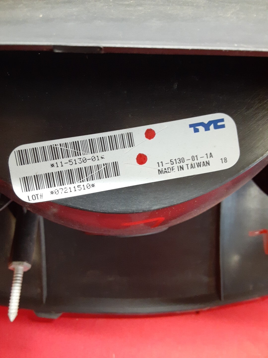 TYC 11-5130-01 LEFT Tail Light Lamp For 1998-2001 Explorer / Mountaineer