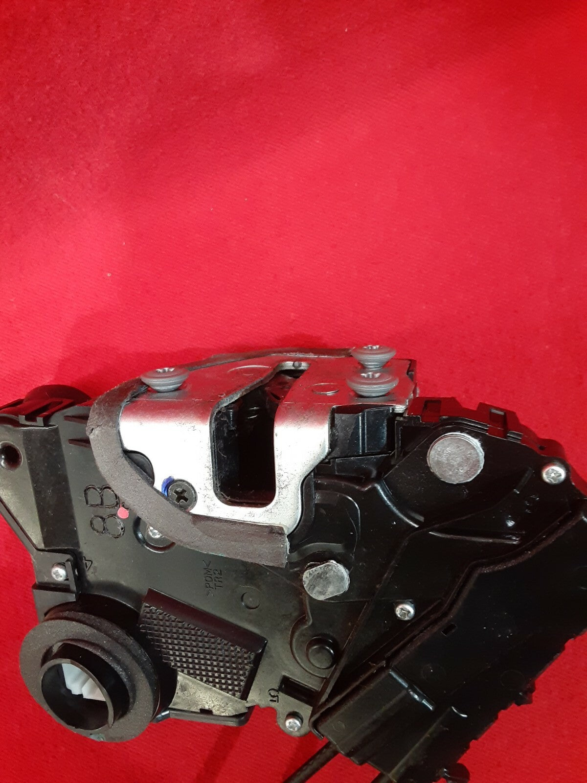 2004 - 2009 Toyota Prius Passenger Right Front Door Latch / Actuator 69030-47060