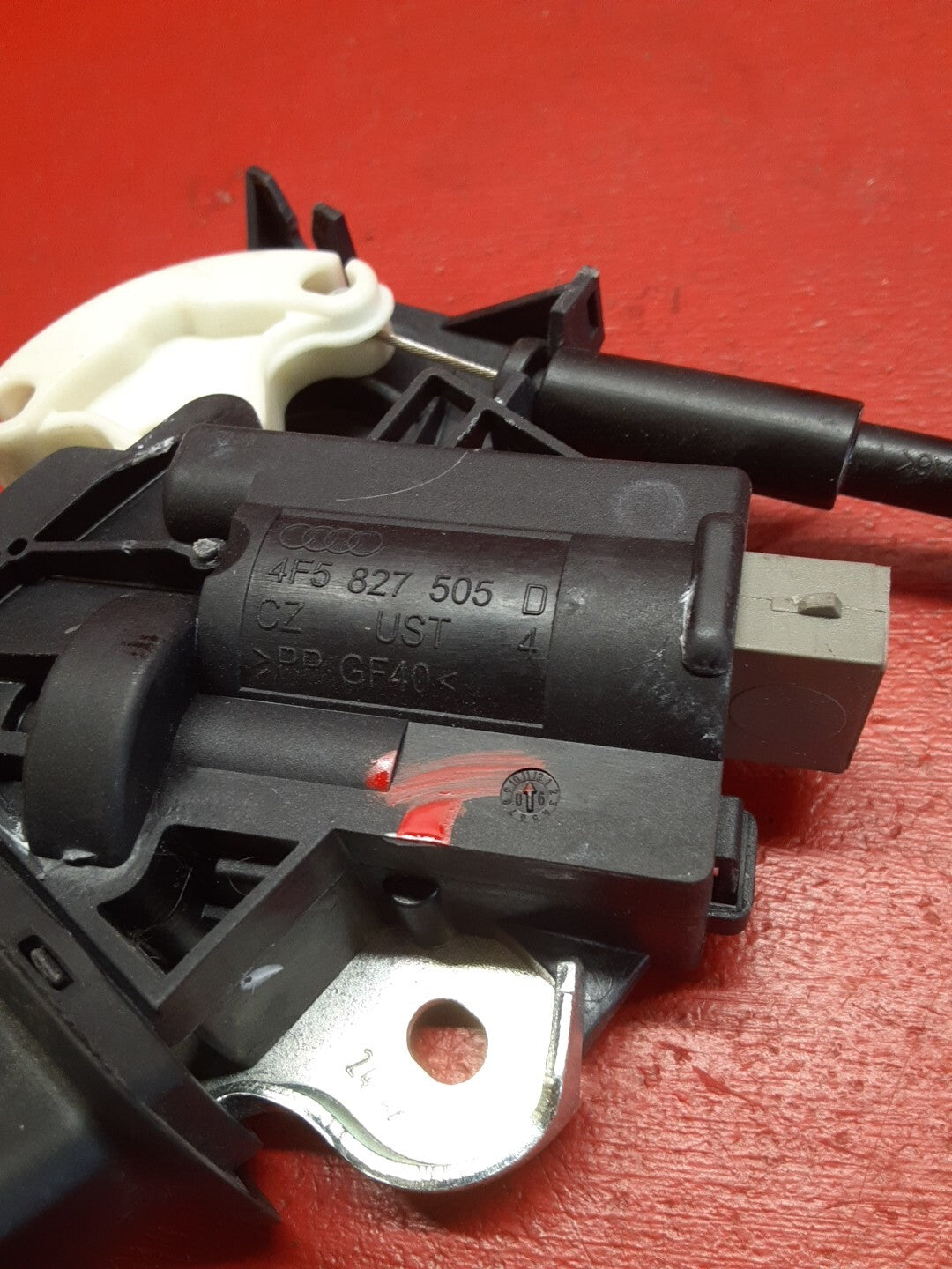 2004-2017 Audi A4 Quattro S4 RS4 Rear Trunk lock Latch Actuator 4F5-827-505-D