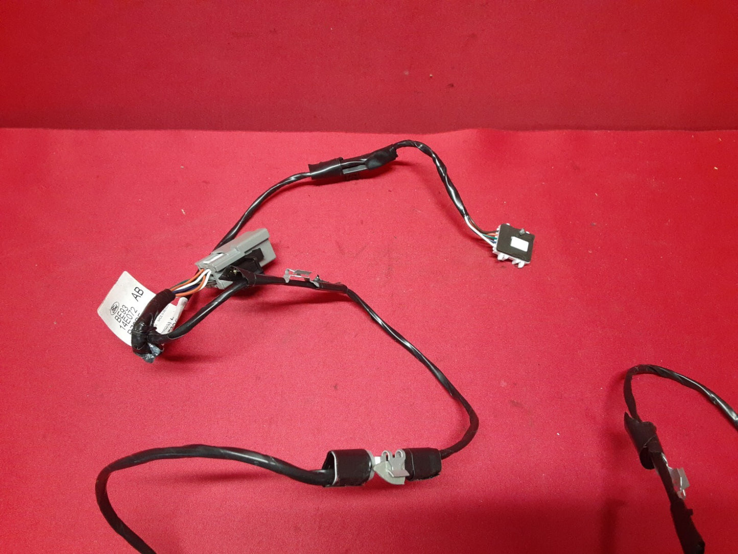 2013 - 2019 Lincoln MKT RIGHT FRONT Interior Door Handle DE9Z7422600AB PIGTAIL