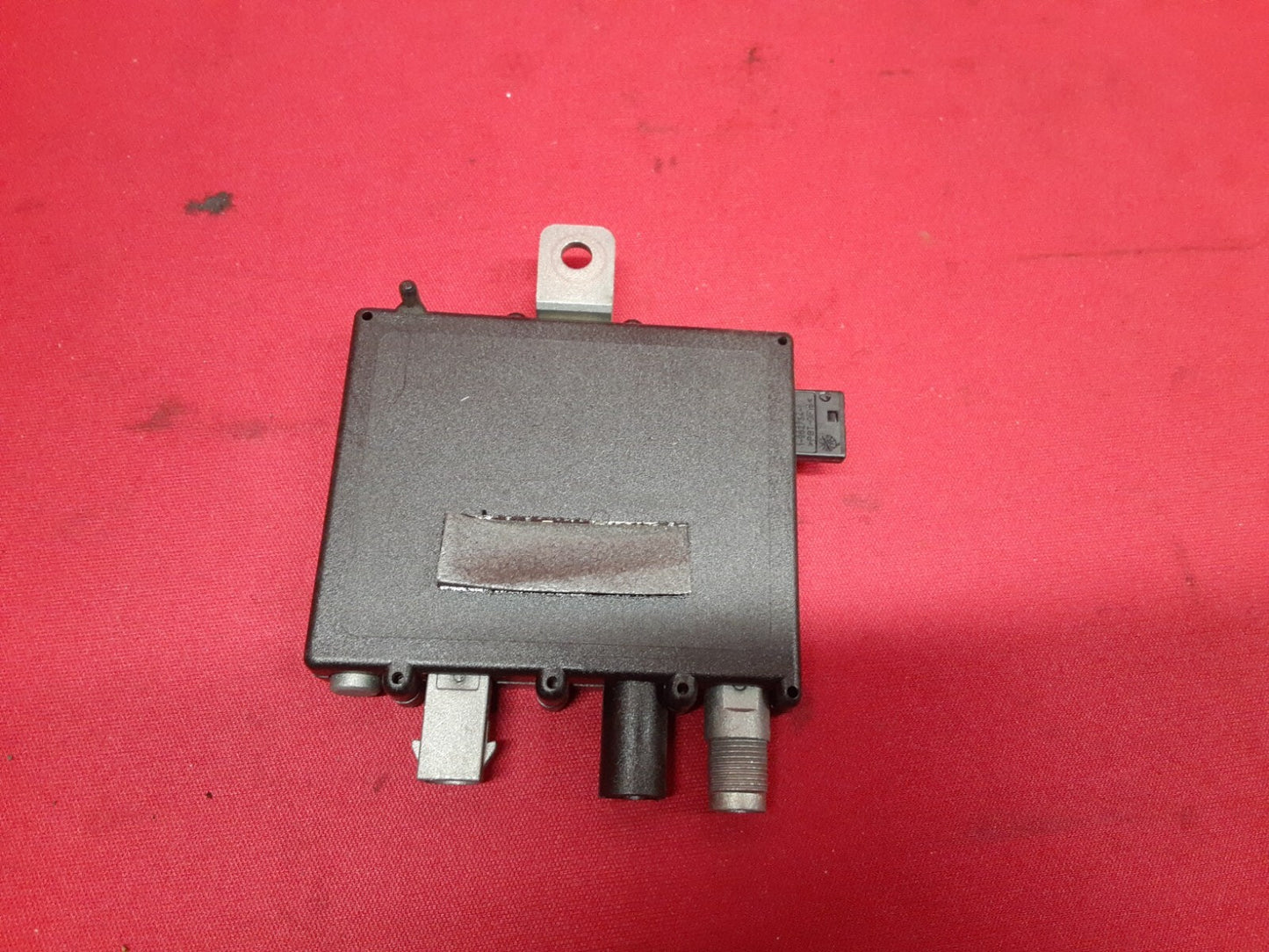 Land Rover Range Rover HSE Antenna Aerial AMP Amplifier Unit XUO000010