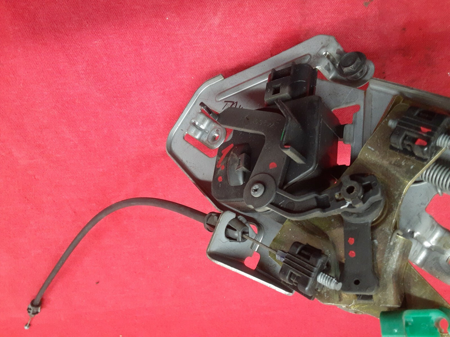 2001 2002 2003 2004 Jeep Grand Cherokee Overland Liftgate Tailgate Lock Actuator