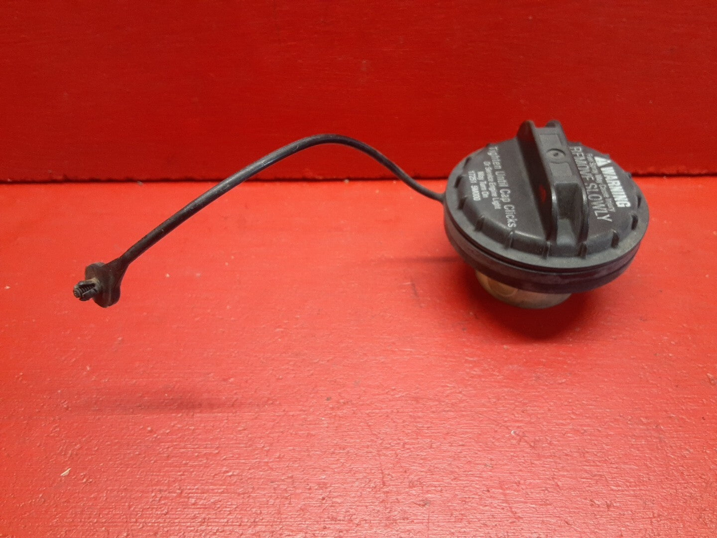 2000 - 2006 Nissan Sentra Fuel Filler Door Lid and Gas Cap