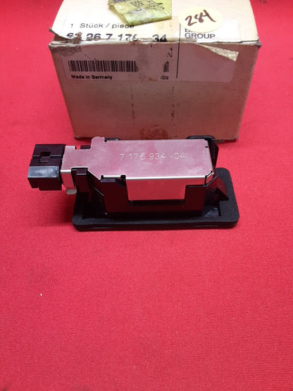 OEM New 2007-2013 BMW X5 Rear License Plate Light Lamp Qty:1   63-26-7-176-934