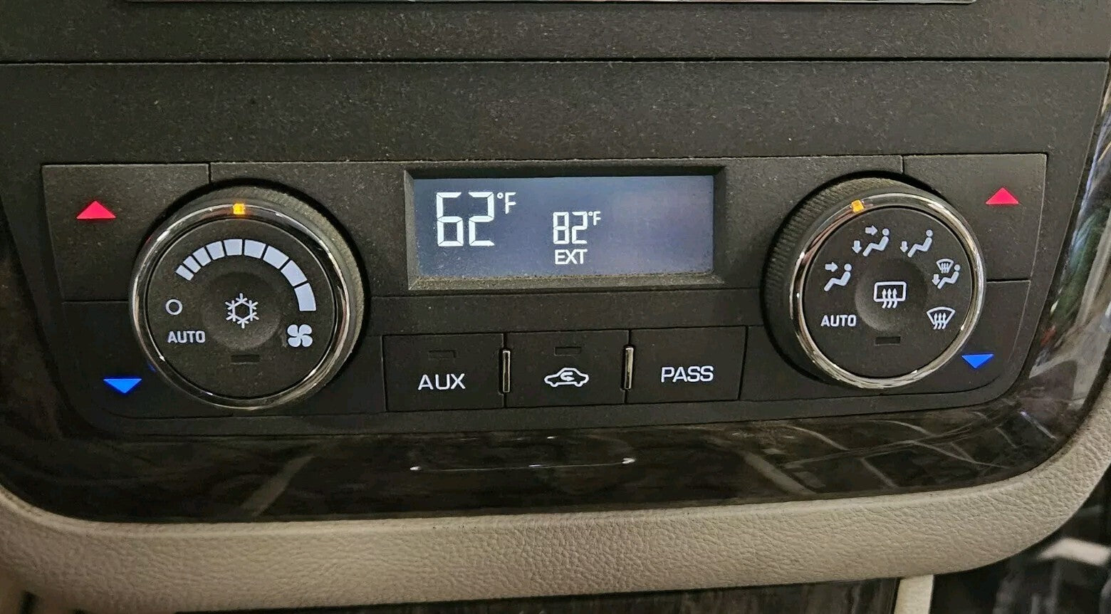 2007 - 2011 Cadillac DTS HVAC A/C Heat Climate Control Unit w/ Rear Defroster