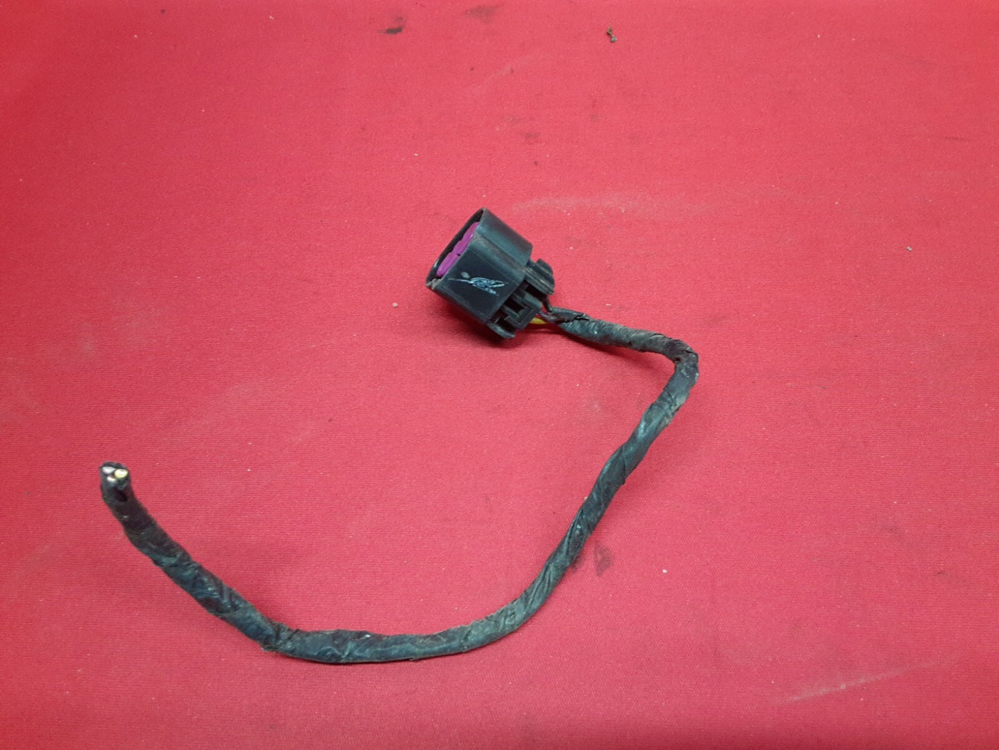 2008 - 2012 Buick Enclave LEFT DRIVER Outer Tail Light Lamp on Body PIGTAIL