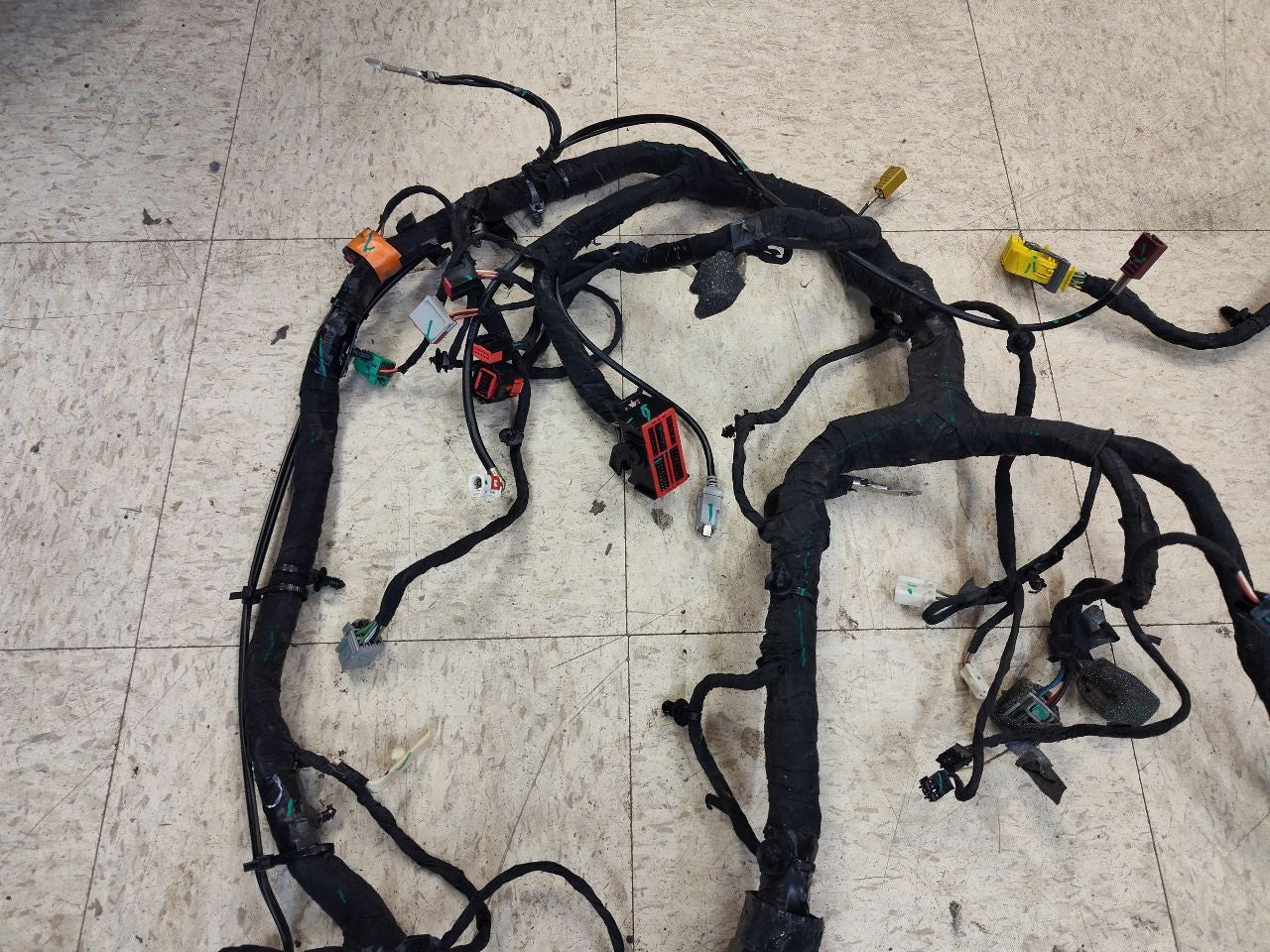 2016 Dodge Ram 1500 Instrument Panel Dash Complete Wiring Harness 68261450AA