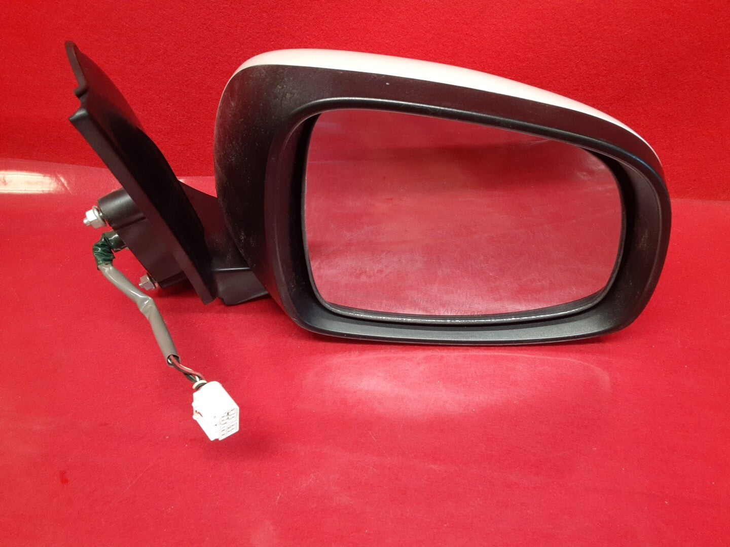 2007-2011 Suzuki SX4 RIGHT PASSENGER Power Door Mirror Manual Folding Non Heated