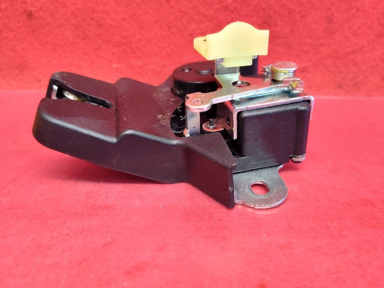 10-16 Hyundai Genesis Coupe 09-10 Sonata Rear Trunk Lid Latch Lock Actuator