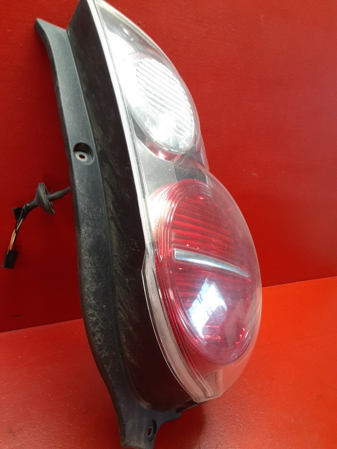 2013-2016 Chevrolet Spark RIGHT PASSENGER Tail Light Taillight Lamp 42441999