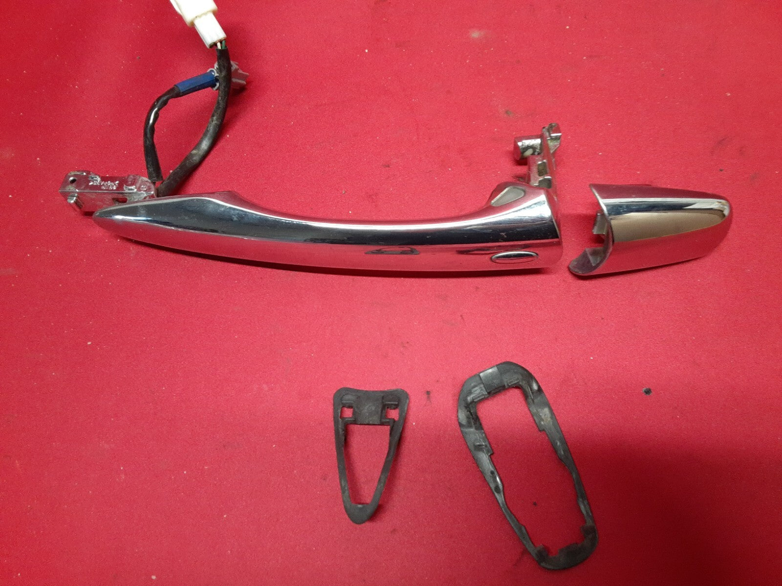 2011 - 2015 Infiniti FRONT RIGHT PASSENGER Exterior Door Handle 82646-1BA0A