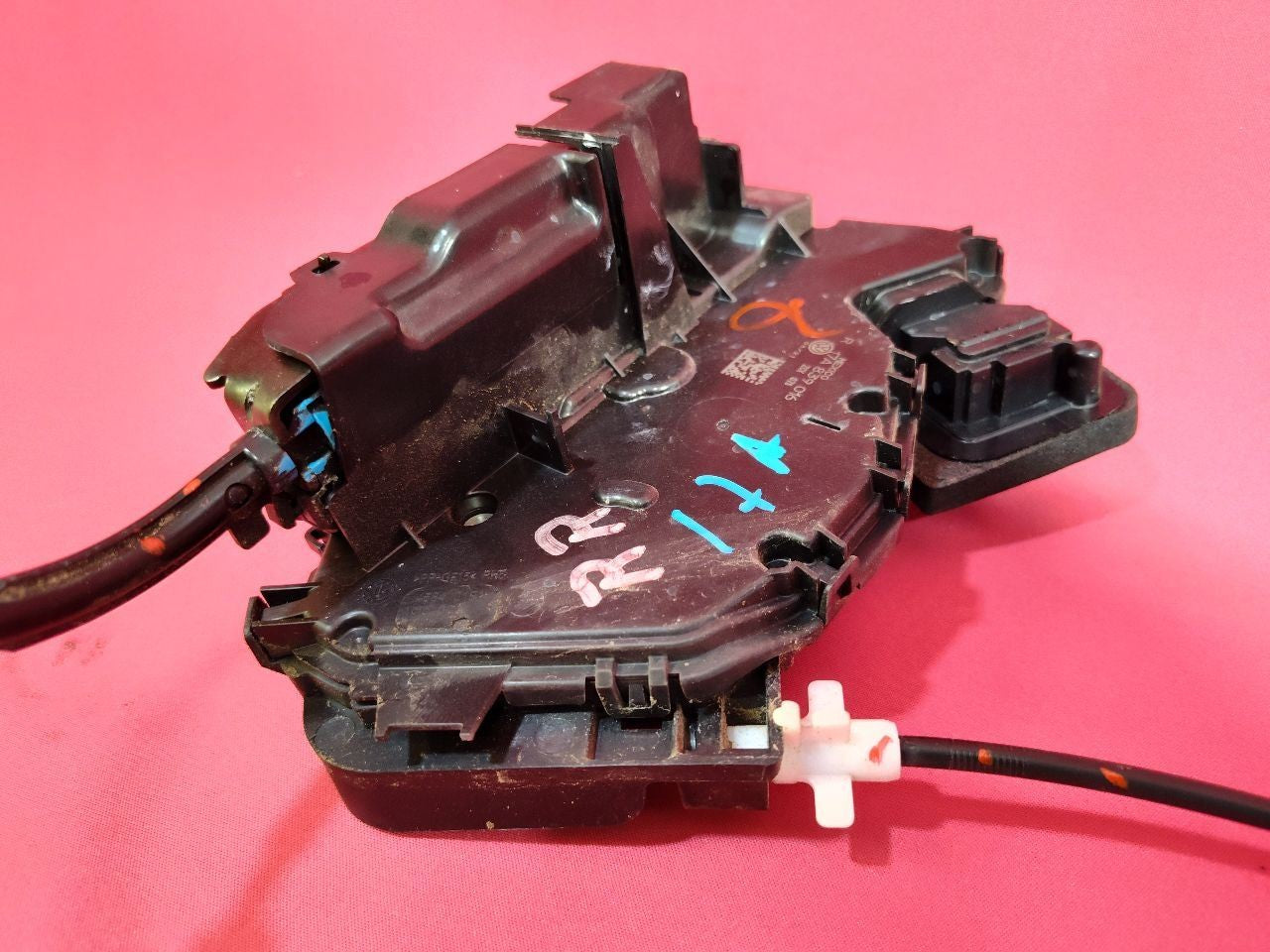 2019-2024 VW Volkswagen REAR RIGHT PASSENGER Door Latch Lock Actuator w/ Base