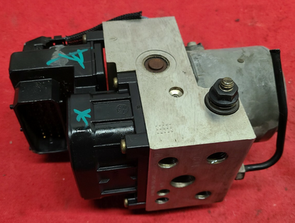 2004 - 2005 Dodge Durango / Chrysler Aspen - ABS Unit / Pump / Module 5102369AA