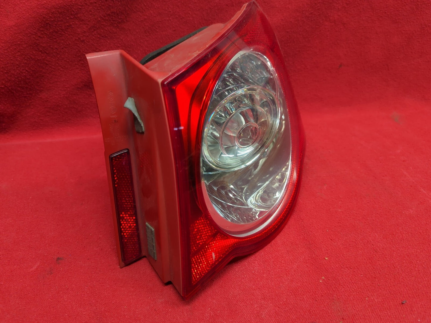 2006 2007 2008 2009 2010 Volkswagen VW Passat RIGHT OUTER BODY Tail Light Lamp