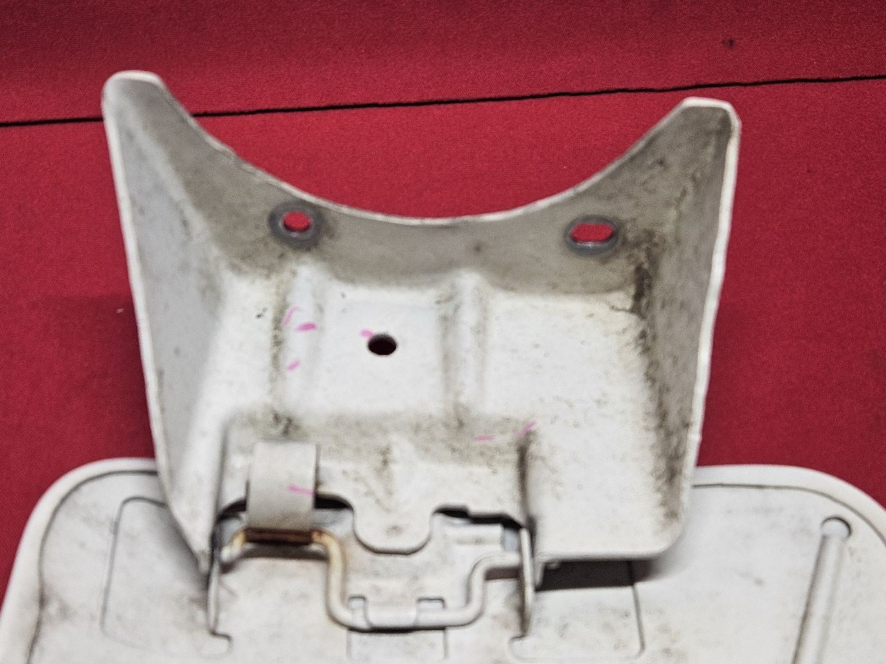 06-07 Charger 05-08 Magnum 05-10 Chrysler 300 Fuel Filler Door PW1 White