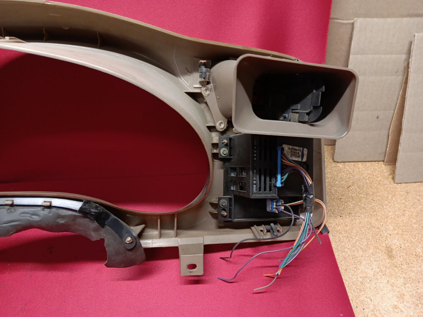 1998 - 2004 Blazer Jimmy Sonoma S-10 - Cluster Dash Bezel W/ Vents and Switches