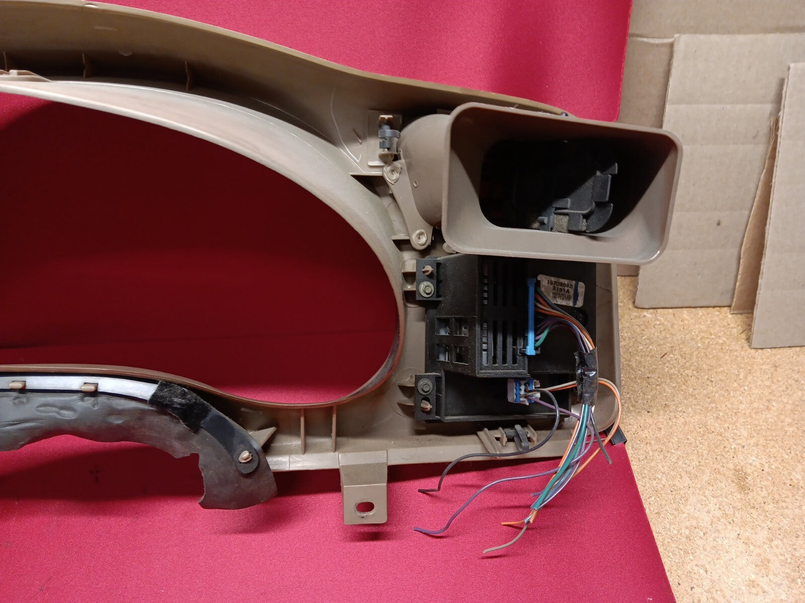 1998 - 2004 Blazer Jimmy Sonoma S-10 - Cluster Dash Bezel W/ Vents and Switches