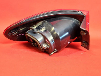 2009-2011 VW Tiguan RIGHT PASSENGER Outer Quarter Mounted Tail Light Lamp