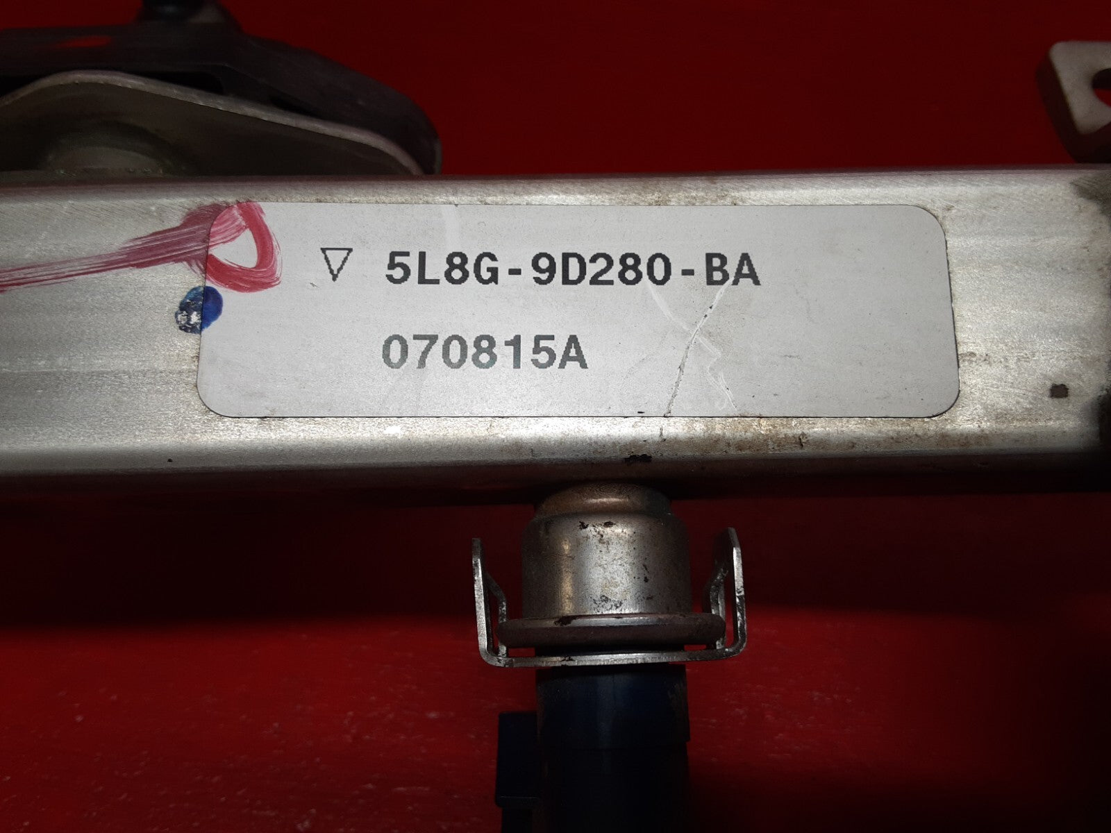 2008 Ford Escape Mercury Mariner 2.3L Fuel Injector Rail Supply w/ Injectors