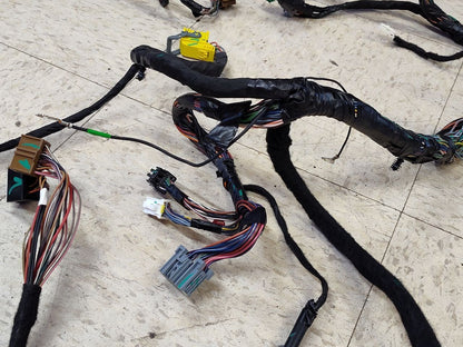 2015-2017 Chrysler Dodge Van Dash Wiring Harness w/ 3-Zone Climate + 6 Speaker