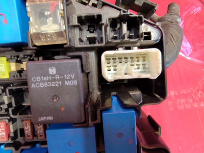 15-17 Subaru Legacy Sedan 2.5L H4 Engine A/T CVT Fuse Box Junction Block