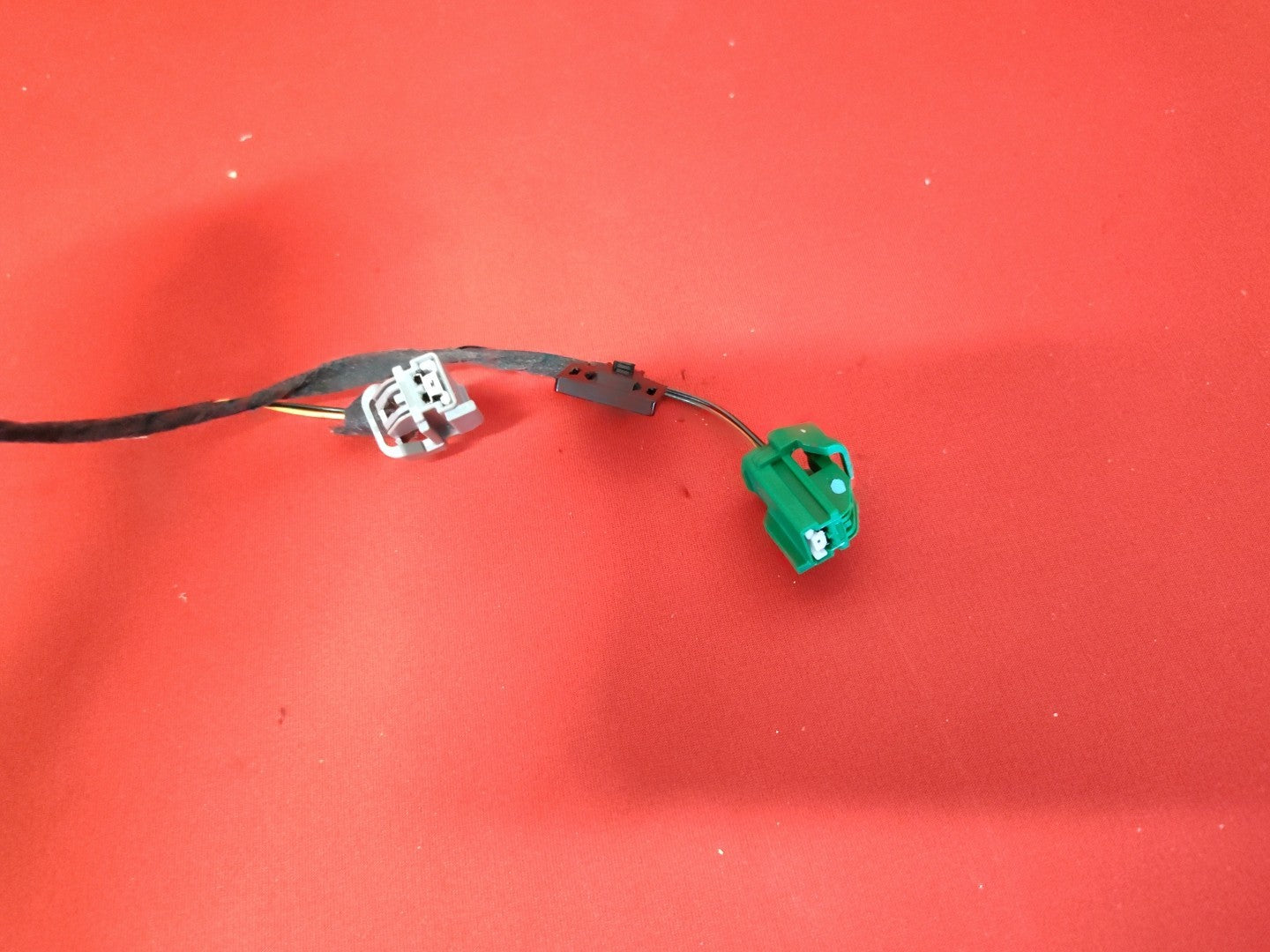 2012-2019 Range Rover Evoque REAR Dual Seat Belt Buckle - PIGTAIL WIRES ONLY