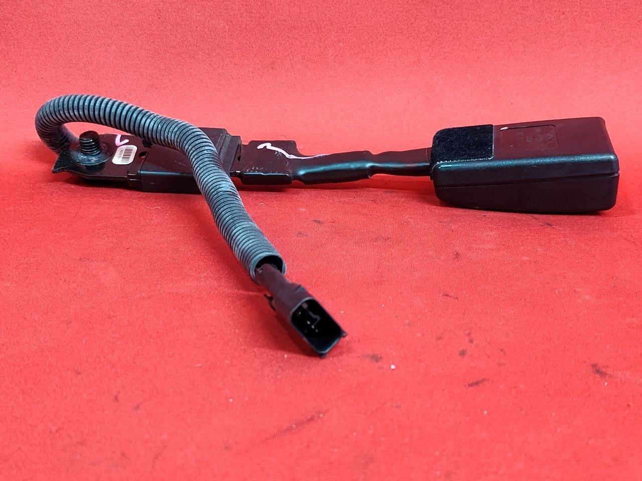 2012-2014 Ford Focus FRONT RIGHT PASSENGER Seat Belt Buckle Tongue Black