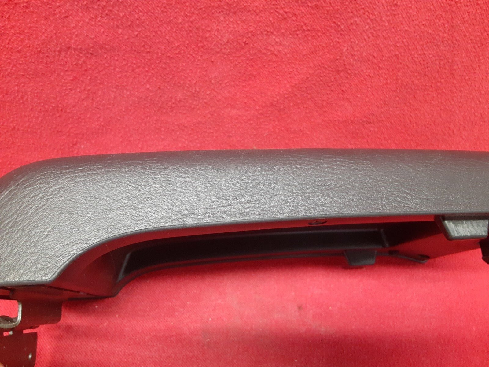 2002 - 2006 Subaru Legacy Outback Baja MANUAL TRANS Black Console Armrest Lid