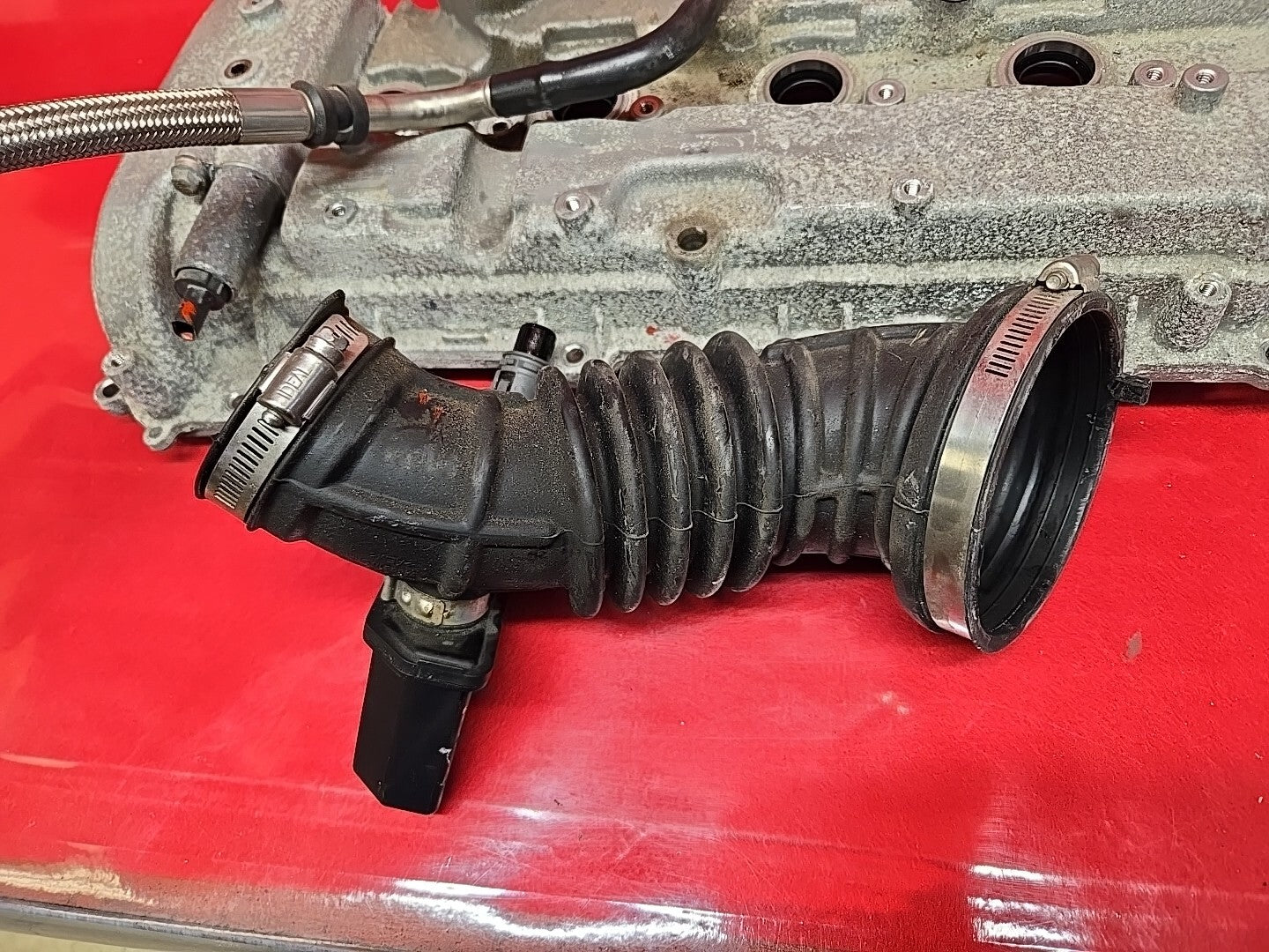 2013 - 2023 GMC Chevy Buick Cadillac L4 Camshaft Rocker Valve Cover 25201395