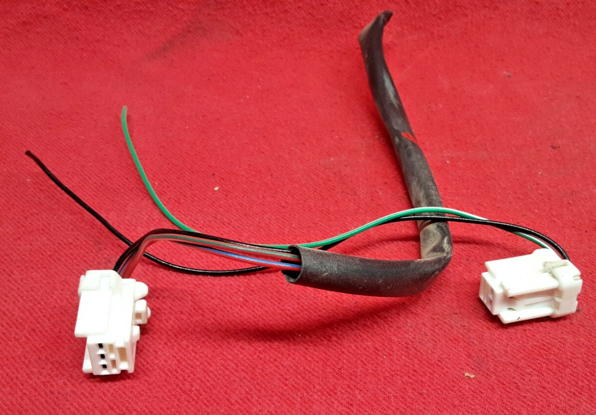 2002 2003 2004 Infiniti I35 LEFT DRIVER INNER TRUNK Tail Light PIGTAIL WIRES