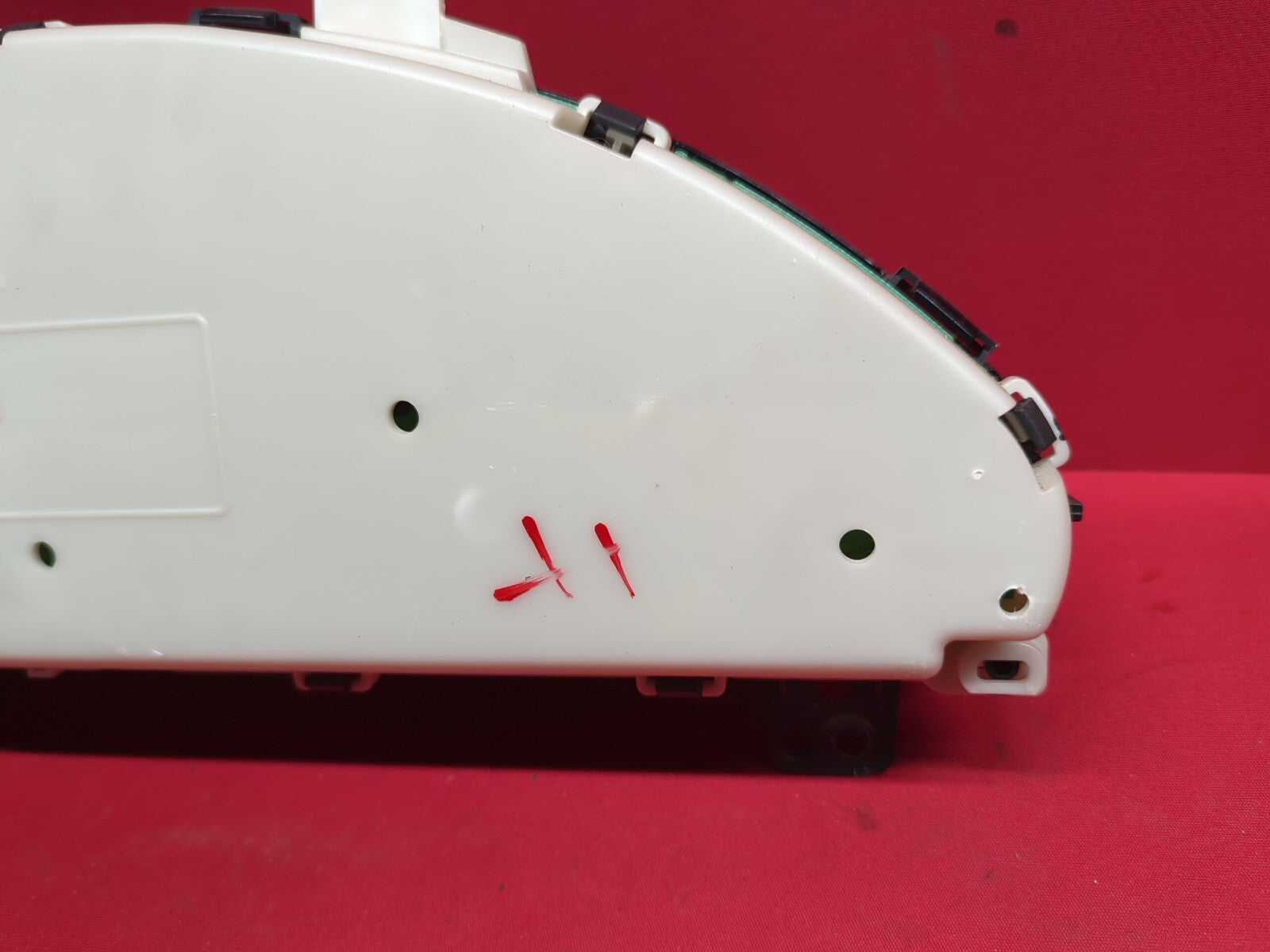 2008 - 2013 Buick Enclave Speedometer Instrument Cluster 25810790 / 23172423