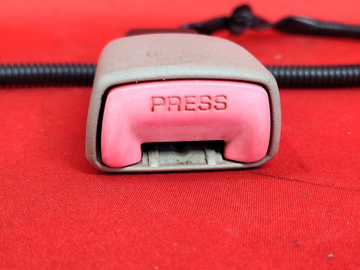 2006-2012 Toyota Rav4 Japan Built FRONT RIGHT PASSENGER Seat Belt Buckle