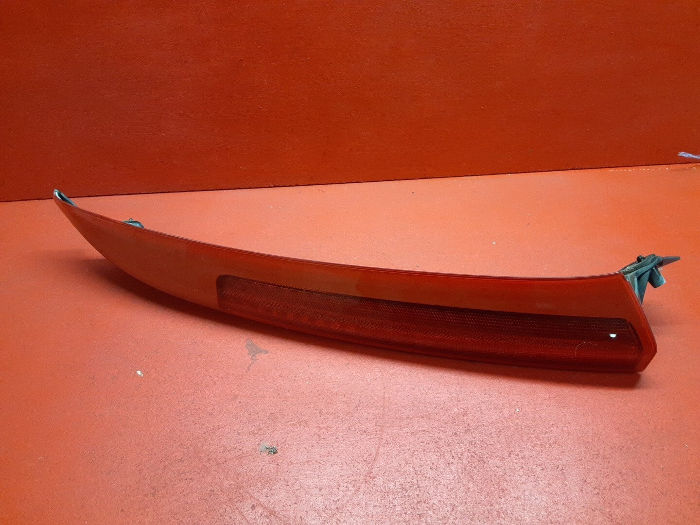2003-2006 Volvo XC90 Right Upper Tail Light Lamp Assembly 30678221