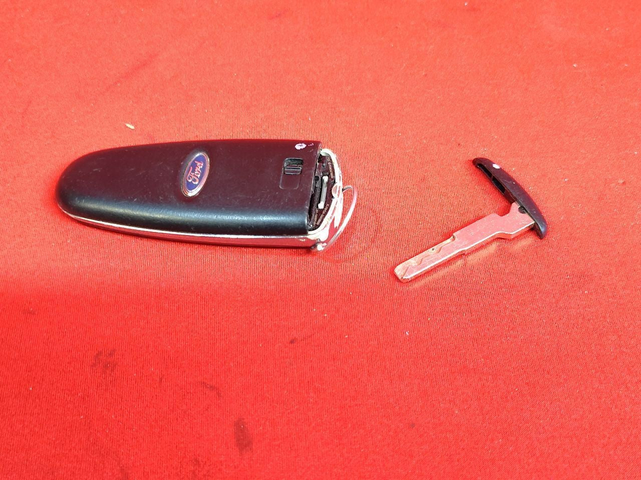 2012-2014 Ford Focus / 16-18 C-Max Ignition Transceiver Door Lock Key Fob Set