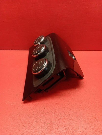 2011 - 2014 Chrysler 200 Heater A/C Climate Control Unit with Bezel