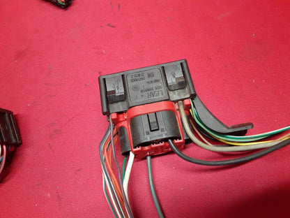 2006 2007 Buick Lucerne & DTS 4.6 V8 Engine Junction Box 15883251 PIGTAIL WIRES