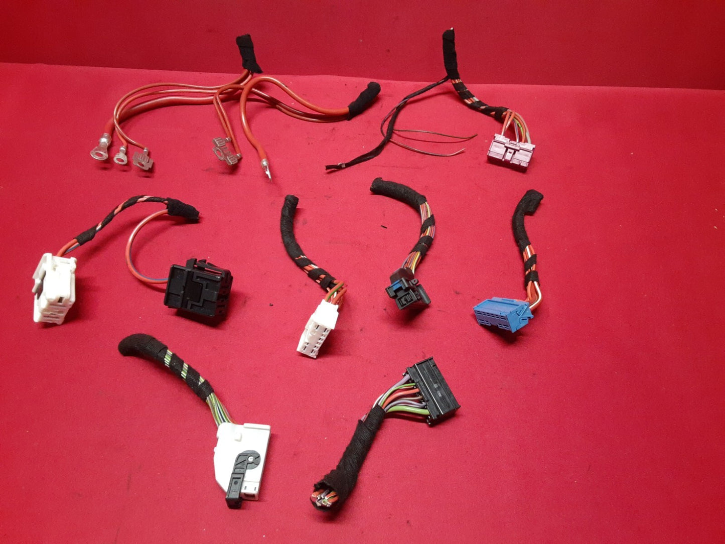 2003 - 2005 Range Rover HSE Passenger Under Dash Fuse Box YQE500050 - PIGTAILS