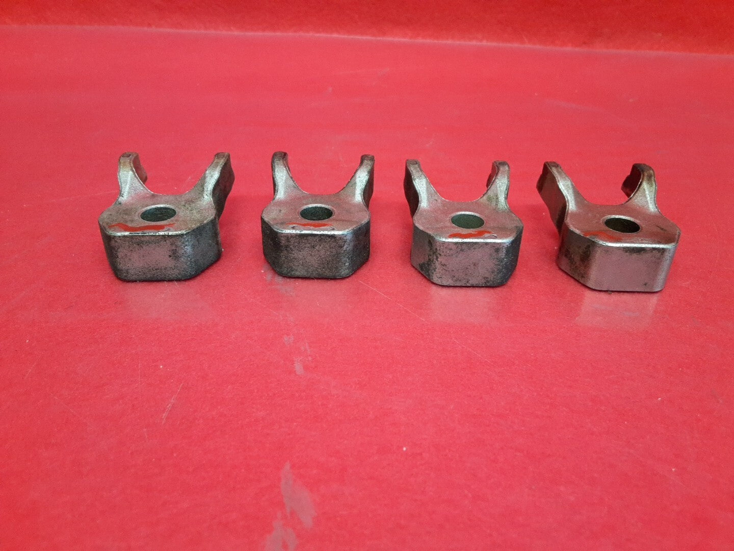 2007 Mazda CX7 CX-7 Fuel Injector Hold Down Bracket Set of 4