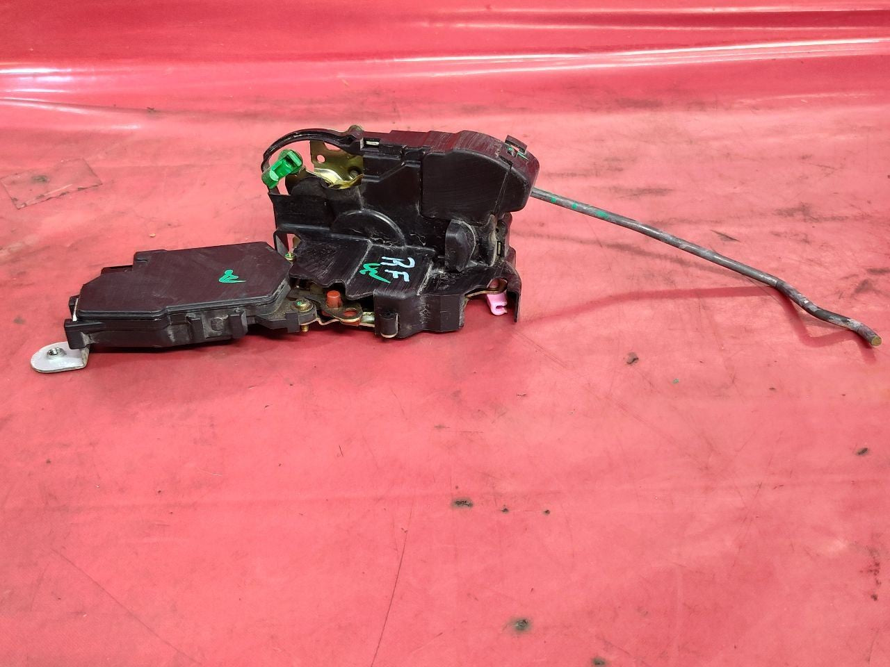 2000-2006 Subaru Wagon FRONT RIGHT PASSENGER Door Latch Power Lock Actuator 139k